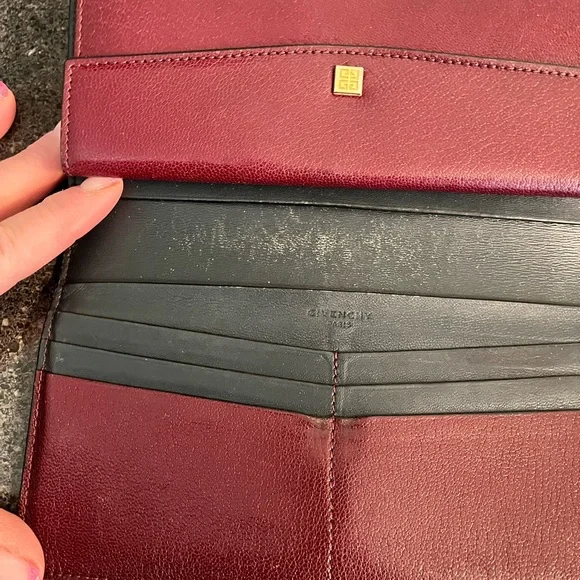 Vintage women’s Givenchy burgundy wallet - Picture 3 of 6
